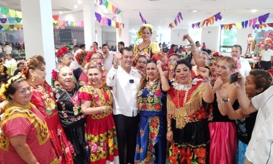 Celebra Sergio Gutiérrez Luna festividad istmeña en Minatitlán, su tierra natal