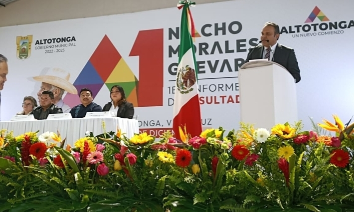 Nacho Morales, alcalde de Altotonga, rinde su primer Informe de Labores