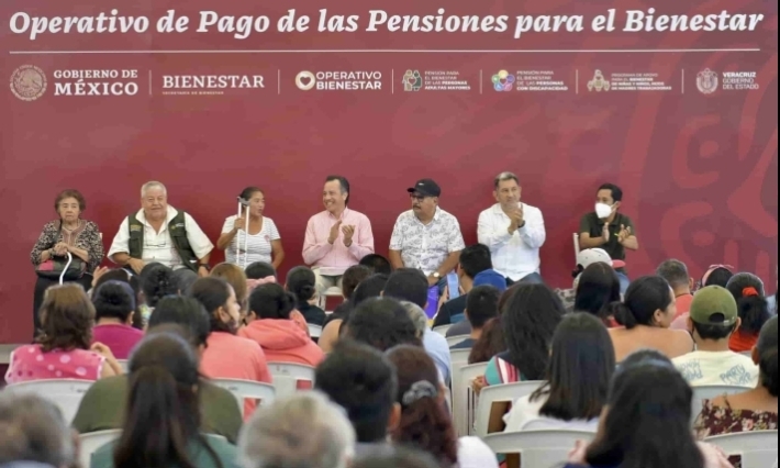 En Coatzacoalcos, 280 ciudadanos cobrarán por última vez de forma asistida