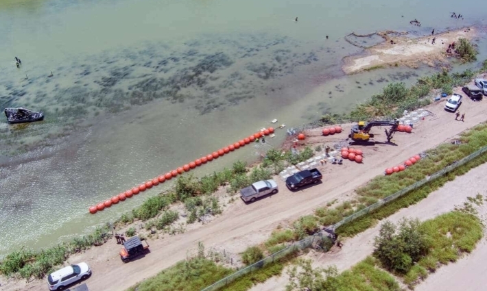 Muro flotante en el Río Bravo, ilegal e inhumano: Joe Biden