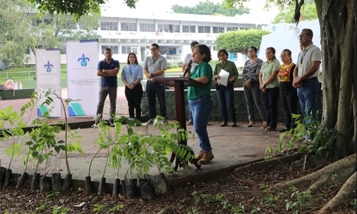 UV inicia proyecto de Reforestación del Campus Minatitlán