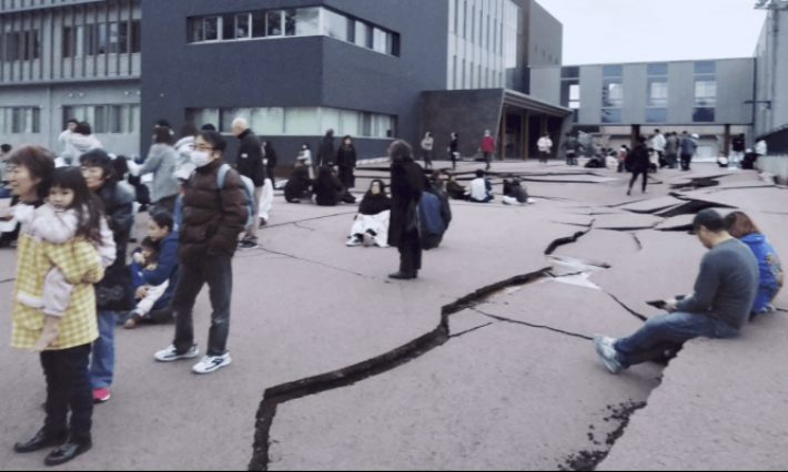 Terremoto de magnitud 7.5 deja al menos 55 muertos