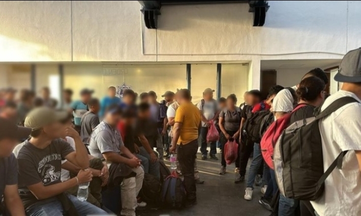 Auxilia INM en Córdoba, en coordinación con GN, policía estatal y municipal, a 114 personas migrantes