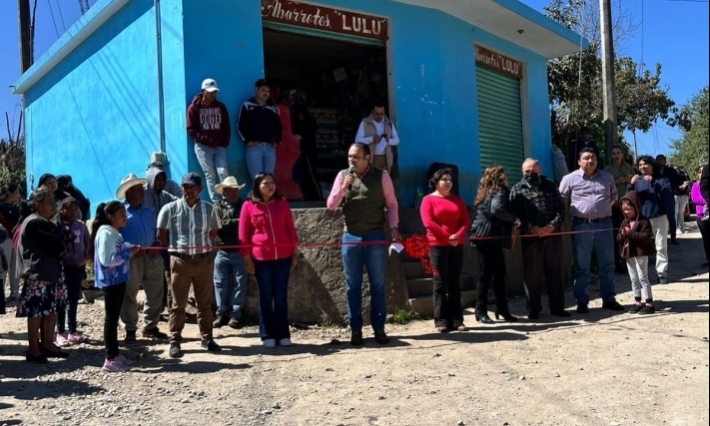 Nacho Morales inaugura la rehabilitación del camino rural Champilico-Tezahuapan