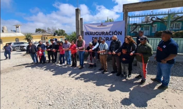 Inauguración de la rehabilitación del camino Tezahuapan-Texacaxco en Altotonga