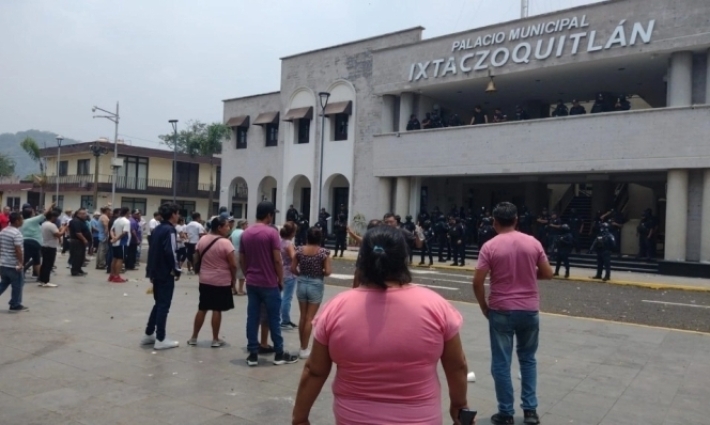 Habitantes de Ixtaczoquitlán estallan en protestas por falta de agua