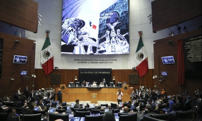 Senado aprueba que personal de Pemex, CFE y SAT pueda portar armas