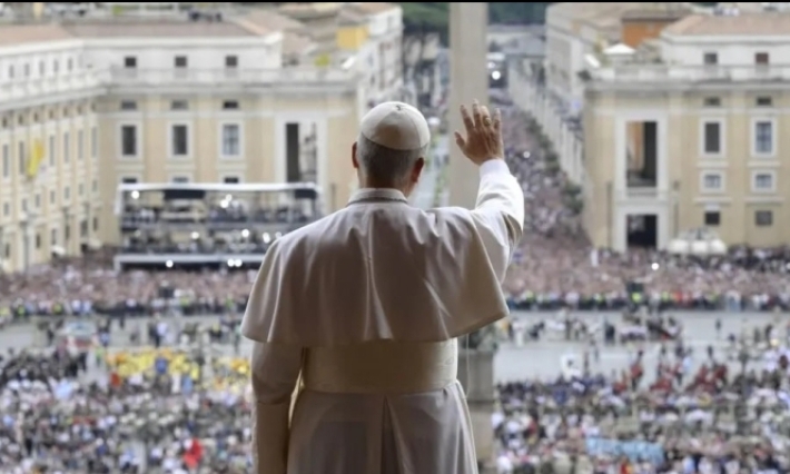 El mundo presencia el inicio del pontificado de León XIV