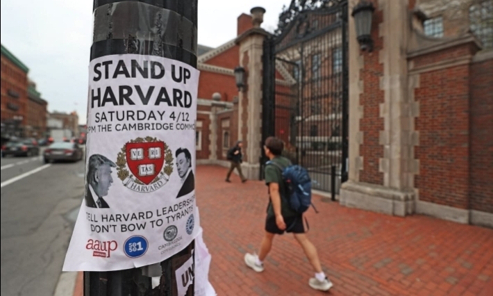 Trump bloquea ingreso de estudiantes extranjeros a Harvard por “seguridad nacional”